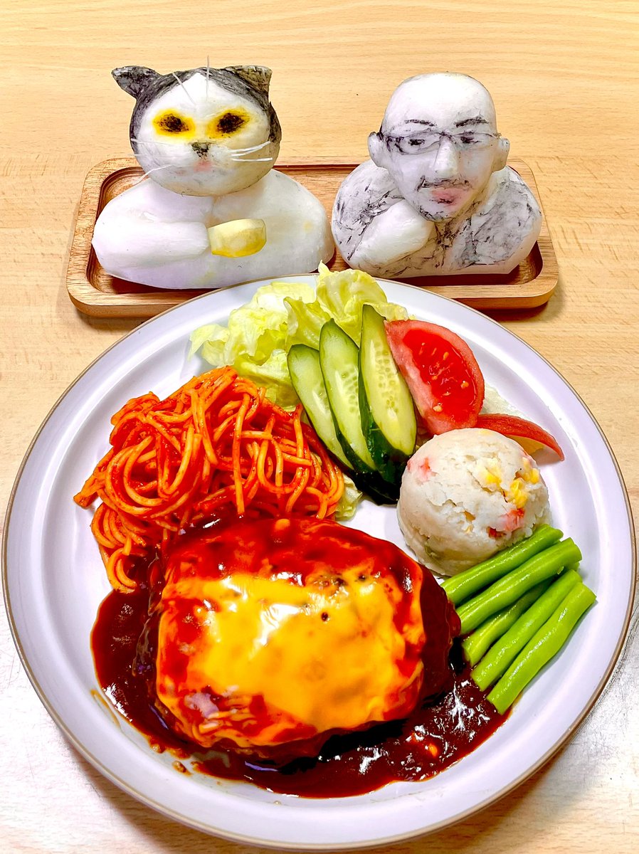 ♪喫茶店で　ほおづえついて
　誰か待つようなふりをして
今日は喫茶店の日☕️
#チーズハンバーグ #喫茶店の日