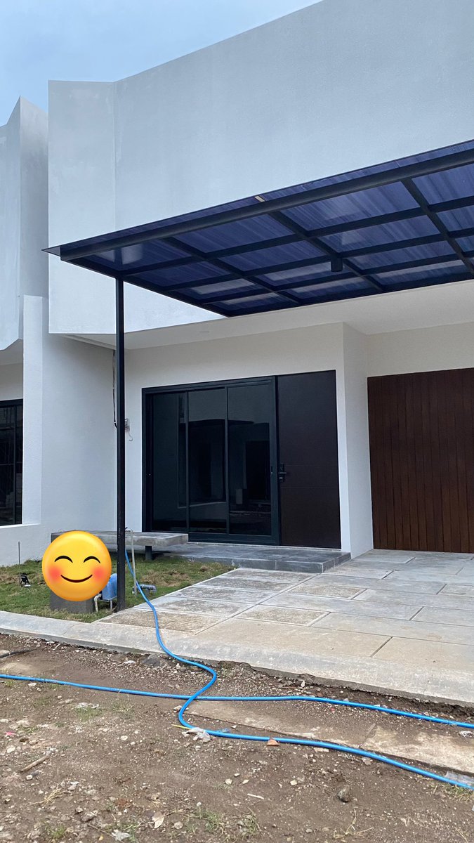 cinnamon roll tweet media