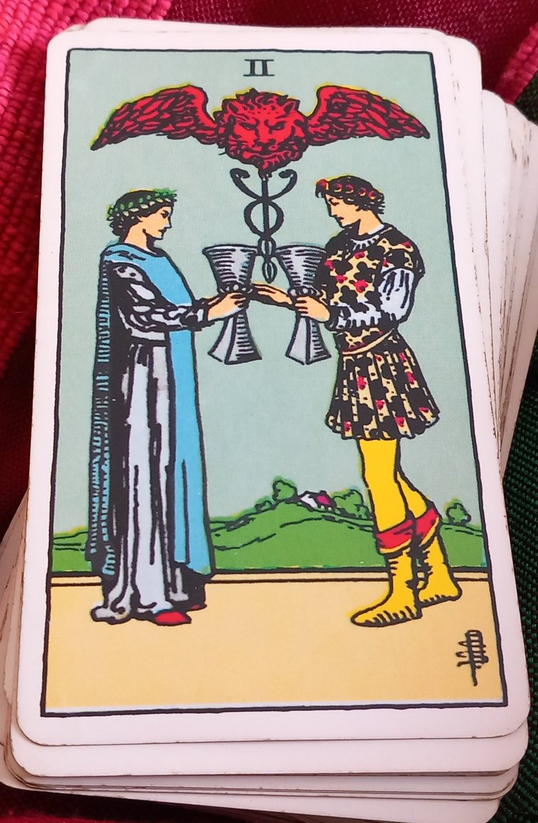 mysticjames1111's tweet image. 13/04/25
2 of #Cups
Albano-Waite #Tarot 
Follow your heart and move towards what you&apos;re attracted to.
Trust your #intuition and lean a little less on logic and linear thinking with this one.
This applies to love, career and your spiritual path.
Take from this what resonates.
