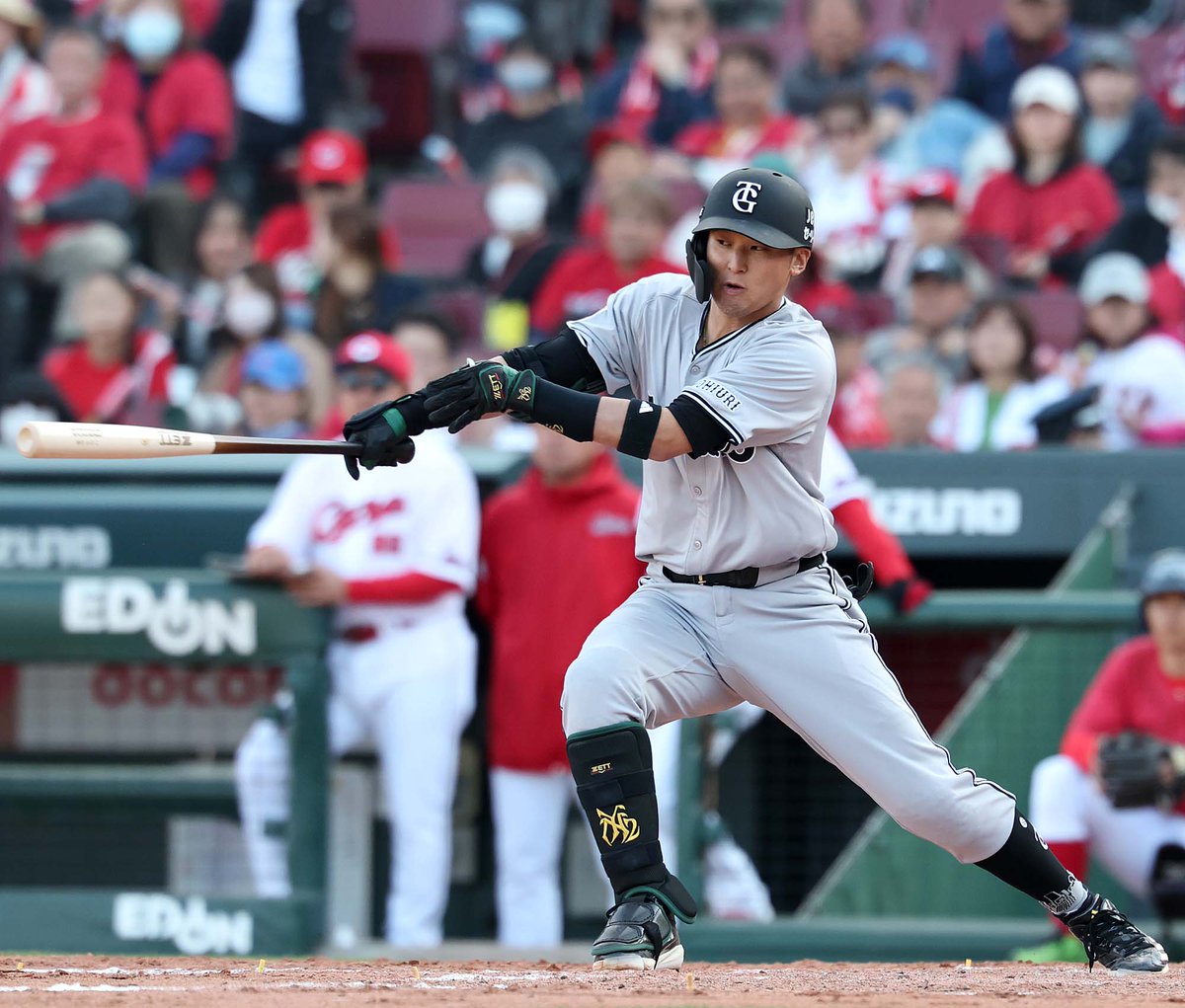 TokyoGiants's tweet photo. 【一軍】vs 広島
マツダスタジアム
(試合終了) G 3-5 C
吉川尚輝選手が安打で出塁するも得点できずに敗戦。
#新風 #ジャイアンツ https://t.co/PZvE0eWjs2