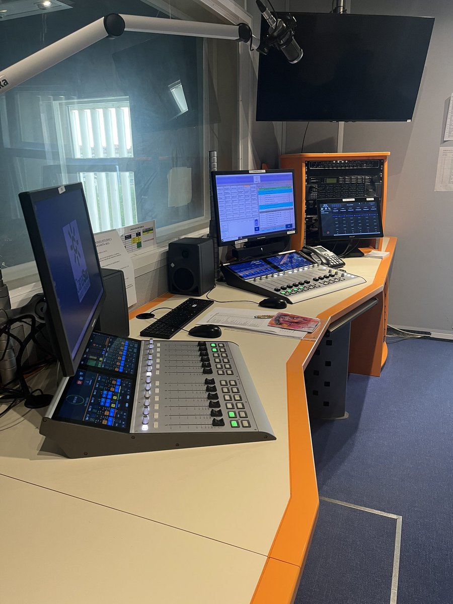 La radio pública de Andalucía viene emitiendo desde sus inicios la programación más amplia y completa que se ha dedicado nunca en la radiodifusión a la Semana Santa andaluza. A las 12 comenzamos <a href="/elllamadorcsr/">elllamadorcsr</a> de la Semana Santa en <a href="/CanalSurRadio/">Canal Sur Radio</a> . Todo está preparado.