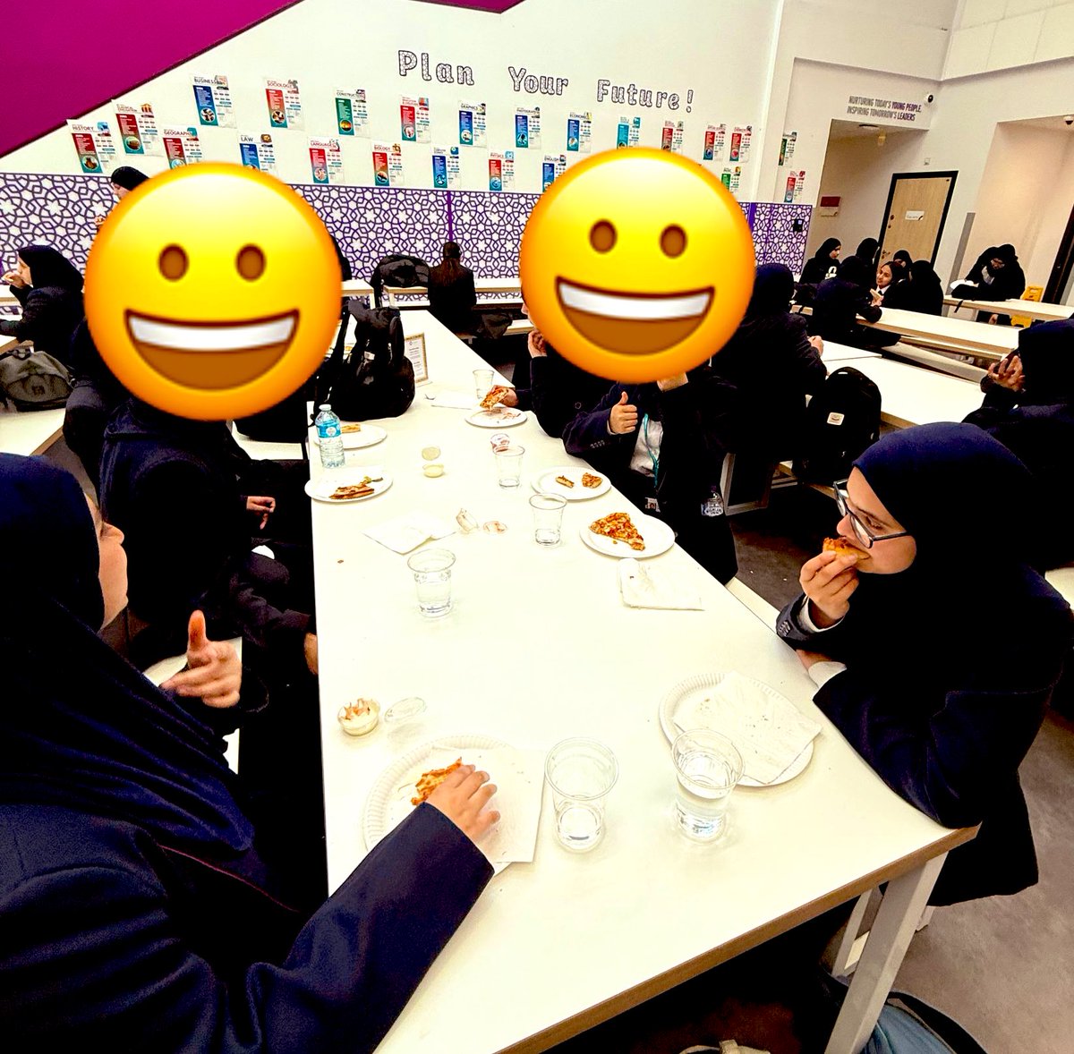 edengirlsbham's tweet photo. Celebrating our Reading Wise winners this term with a special pizza lunch! A fantastic reward for their dedication and achievement in reading. Well done, Star Readers! #ReadingWise #StarReaders #WeAreStar @BirminghamEdu @ReadingWise https://t.co/qAti1mKIk7