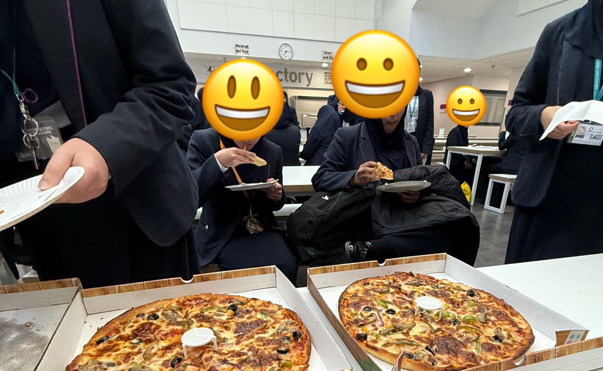 edengirlsbham's tweet photo. Celebrating our Reading Wise winners this term with a special pizza lunch! A fantastic reward for their dedication and achievement in reading. Well done, Star Readers! #ReadingWise #StarReaders #WeAreStar @BirminghamEdu @ReadingWise https://t.co/qAti1mKIk7