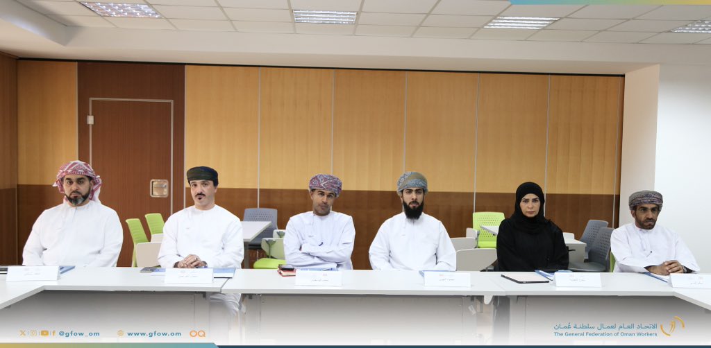 ويهدف البرنامج إلى تدريب أعضاء الهيئات الإدارية للنقابات العمالية، وتعريفهم بالمهارات الأساسية اللازمة لممارسة العمل النقابي، وإعدادهم للقيام بمسؤولياتهم النقابية، والتعامل مع مختلف القضايا التي قد تعترضهم في بيئة العمل.