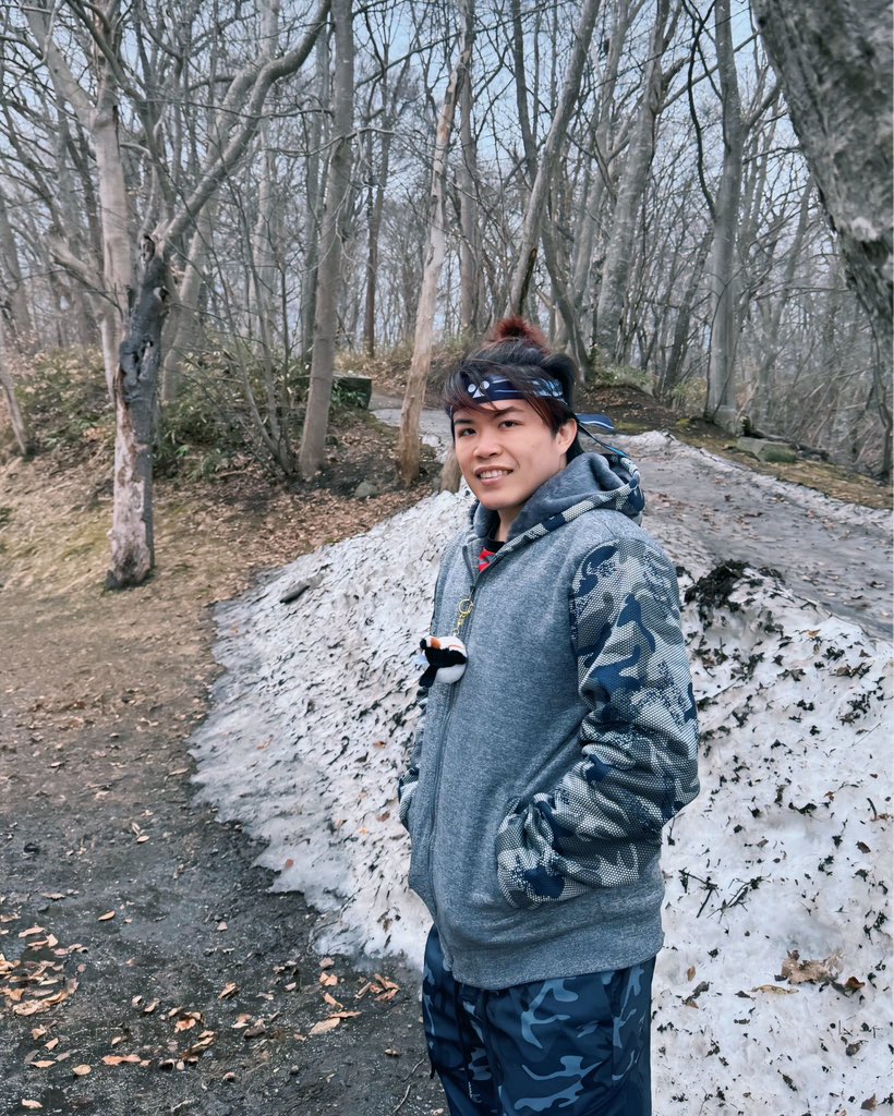 ที่ฮอกไกโด แม้เป็นฤดูใบไม้ผลิแล้ว แต่ก็ยังเหลือหิมะอยู่หย่อมน้อยๆ❄️