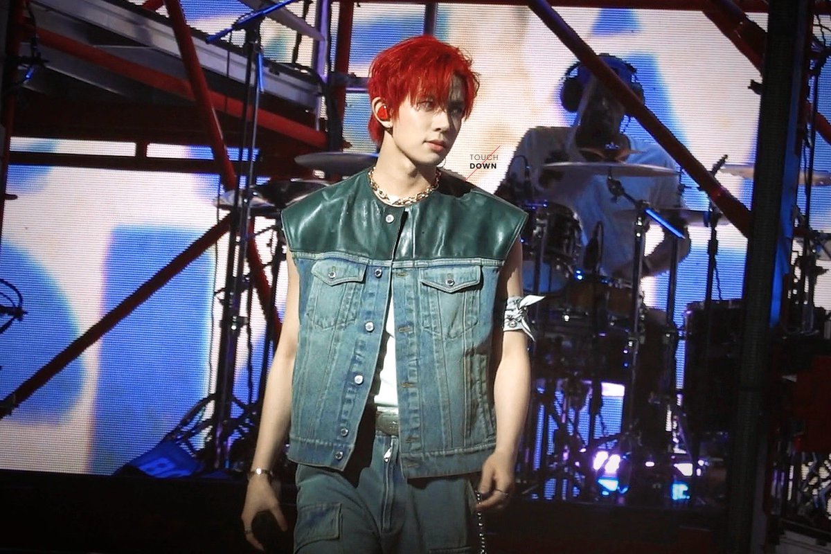 TOUCH•DOWN tweet media