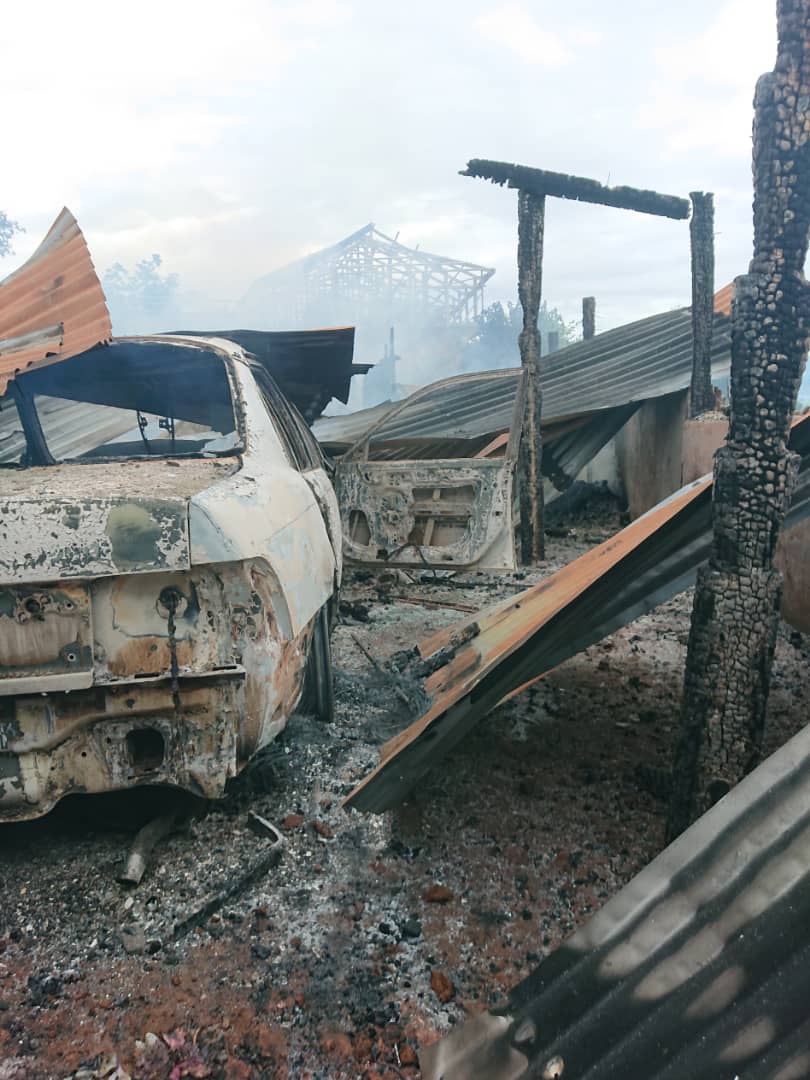 mulikuza_jordan's tweet photo. 🚨Voici la situation de #mashango burhale maintenant ce dimanche des Rameaux, situation de 7h30. Affrontements en cours vers #shirikisho #kaharho #KANGULI.@wembi_steve https://t.co/98RmkdXzM5