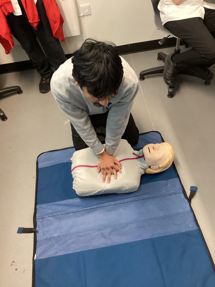 Cant_sixthform's tweet image. In our @Cant_sixthform @cantonianhs final week of the Spring Term, 28 Yr 12s engaged in First Aid training as part of Enrichment Day 4 #Certified Budgeting and Skills talks from @UniSouthWales and @cardiffmet and Yr 13s led and ran the Sixth Form stall at our Careers Fayre #Busy
