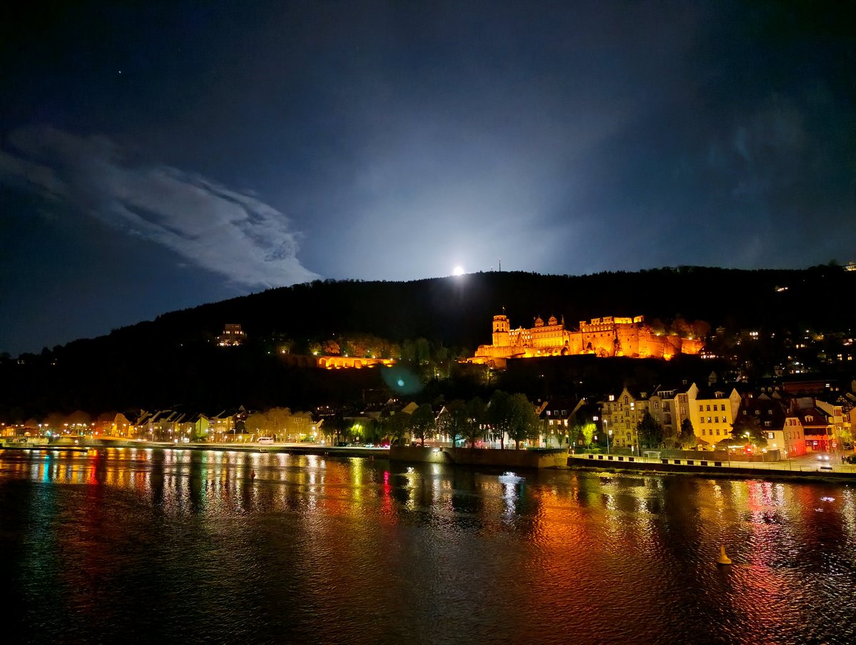 copperhead_tt's tweet photo. #Heidelberg #SchlossHeidelberg #Schloss https://t.co/t13XS6rrEk