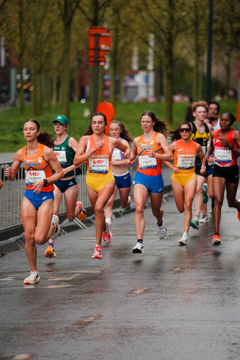 atletismoRFEA (@atletismorfea) on Twitter photo 10 km 🚺 #BrusselsLeuven2025
Clasificación final ⏱️
15ª <a href="/Carlita_g7/">Carla Gallardo</a> 32:18
20ª <a href="/LauraLuengo/">Laura Luengo</a> 32:35
23ª <a href="/karitocaroca/">Carolina Robles 🔻💜🇪🇸</a> 32:44
27ª Kaoutar Boulaid 32:45
35ª Alicia Berzosa 33:02
37ª <a href="/isabg99/">Isabel Barreiro García</a> 33:04
#EspañaAtletismo 6ª por equipos
#PasiónPorCompetir
📊 bit.ly/42pbaDL 10 km 🚺 #BrusselsLeuven2025
Clasificación final ⏱️
15ª <a href="/Carlita_g7/">Carla Gallardo</a> 32:18
20ª <a href="/LauraLuengo/">Laura Luengo</a> 32:35
23ª <a href="/karitocaroca/">Carolina Robles 🔻💜🇪🇸</a> 32:44
27ª Kaoutar Boulaid 32:45
35ª Alicia Berzosa 33:02
37ª <a href="/isabg99/">Isabel Barreiro García</a> 33:04
#EspañaAtletismo 6ª por equipos
#PasiónPorCompetir
📊 bit.ly/42pbaDL