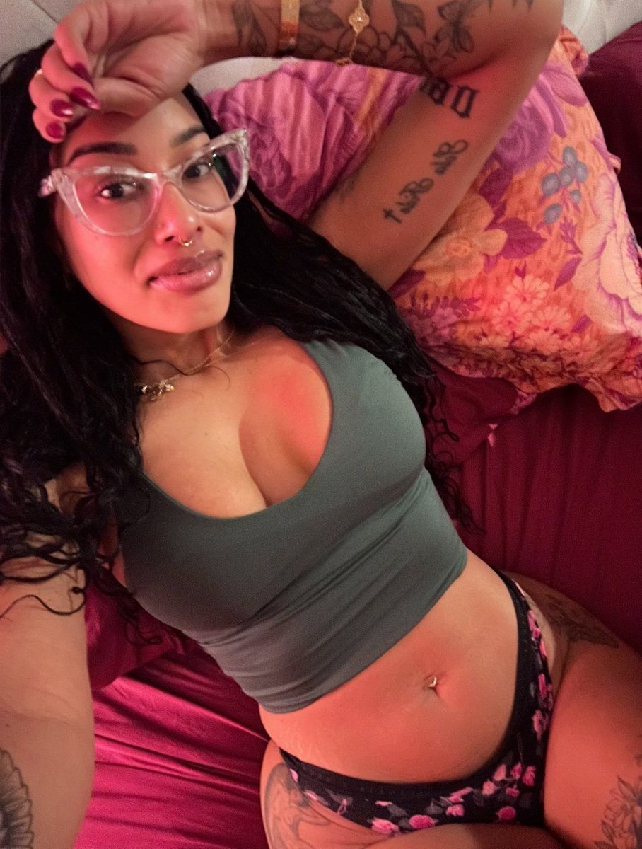 model1694's tweet photo. Face card is giving retweet and dm for a private video https://t.co/bdTRm8JN8x