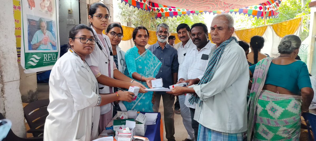 iam_thejoovathi's tweet photo. NDA's BC Director and BJPs leader tejovathi orgnaizes #FreeHealth checkup camp at her own constituency. In a bid to provide healthcare services to the under privileged ,BJP leader organizes free health camp The camp saw overwhelming participation,With the hundreds of women. https://t.co/Y3fBvwO7cv