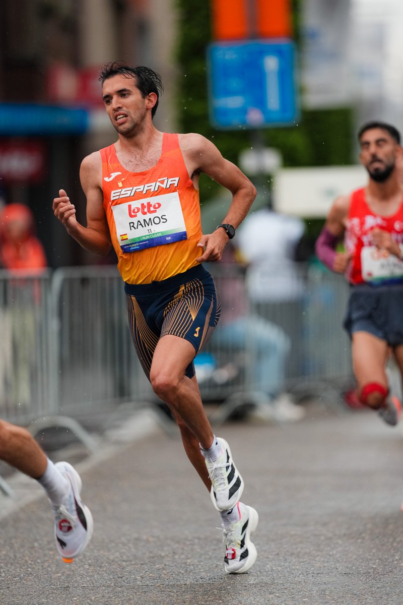 atletismoRFEA's tweet photo. #EspañaAtletismo se estrena en el medallero europeo de 10 km

‼️PLATA EUROPEA ‼️🥈 

Enhorabuena a atletas y entrenadores 👏👏👏

@jesusramosrevie, @perez_chiki, @IliasFifa, 
@AOukhelfen 

#BrusselsLeuven2025 #PasiónPorCompetir

📊 https://t.co/qIfMv5Ds1z 📺@rtveplay https://t.co/9lsgEd5SZz
