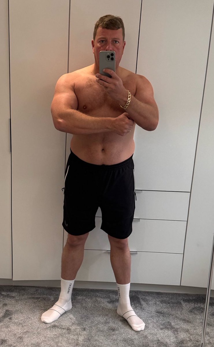 iamtomskinner's tweet photo. Sunday morning gym session complete. Feeling strong today, it’s all the viennetta I had last night 😂😂 Have a wonderful day everyone. Where has the bloody sun gone, was beautiful out the last couple of days. Bosh❤️💪 https://t.co/20XiPEGrbh