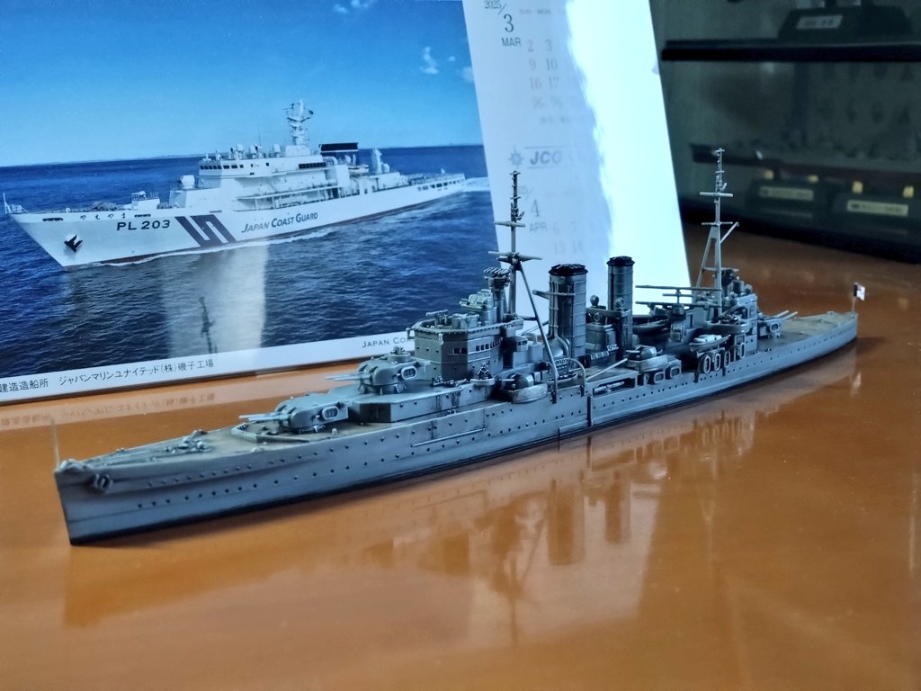 ofunetofukei's tweet photo. 長らく放置してた、アオシマのHMSエクセター完成😊
艦橋前部のL字パーツをピンセットで飛ばしたので、他の余り部品削ってそれらしく応急処置😂
#royalnavy #HMSexeter https://t.co/OyiiKugv6z