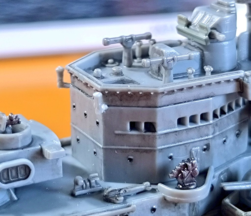 ofunetofukei's tweet photo. 長らく放置してた、アオシマのHMSエクセター完成😊
艦橋前部のL字パーツをピンセットで飛ばしたので、他の余り部品削ってそれらしく応急処置😂
#royalnavy #HMSexeter https://t.co/OyiiKugv6z