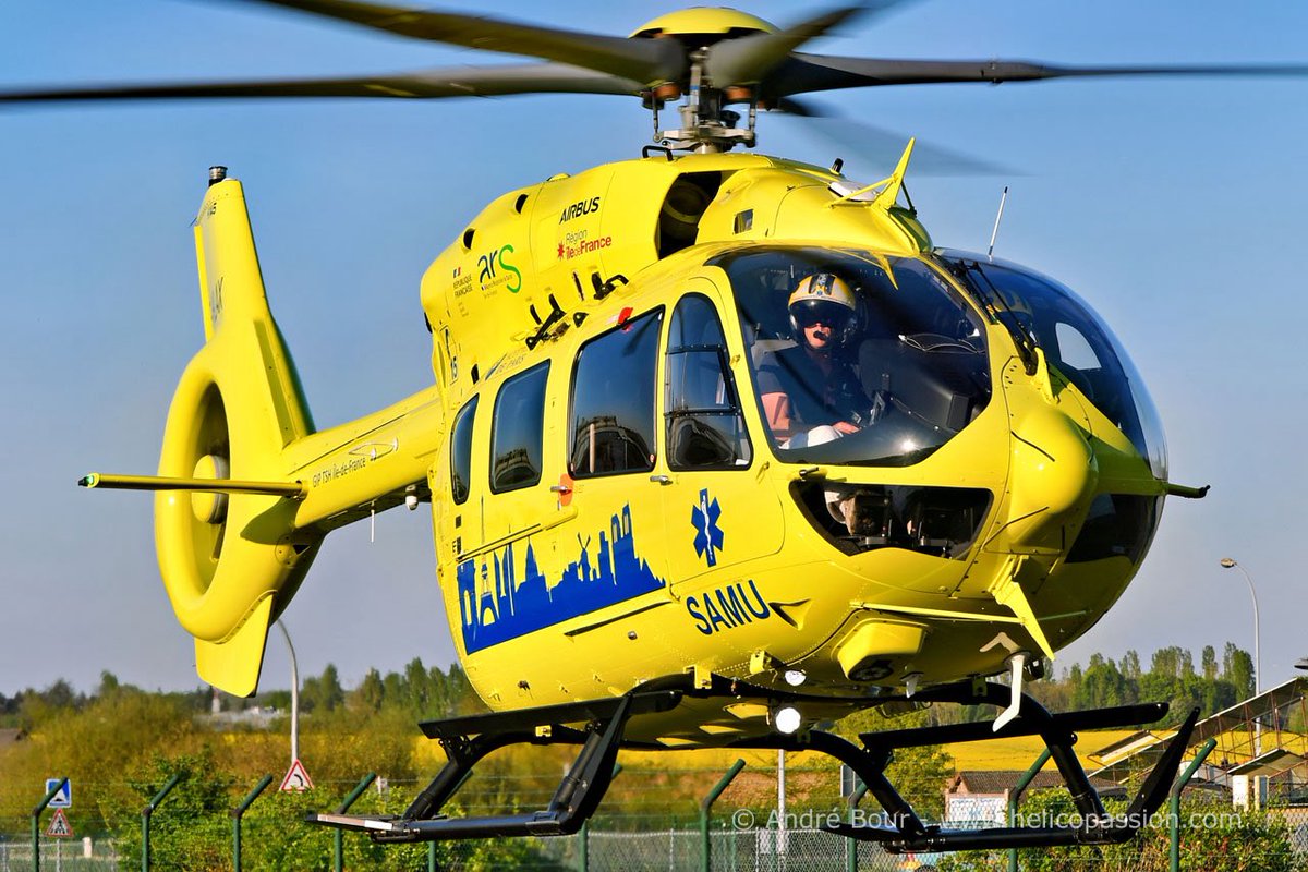 helicopassion's tweet photo. 🚁 🚑 🇫🇷 H145 F-HLAX, SAMU Ile de France rescue helicopter, Toussus, 04/2025
// Full report ➡️ https://t.co/LWygzWDIeE
// 📷 Stéphane Gimard & André Bour
#montblanchelicopteres #h145 #samuidf #helicopter #helicopassion https://t.co/dJ6TIxaGYS