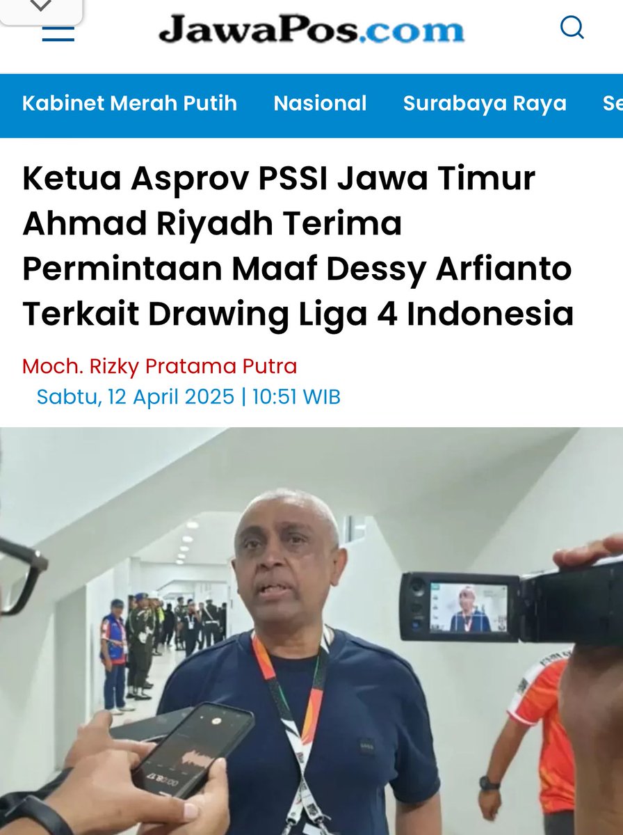 GIBOLofficial's tweet photo. Ahmad Riyadh (ketua asprov Jatim) sama Dessy Afrianto ini satu circle, orang lama juga di PSSI. 

Lagian aneh, Deputy Sekjen PSSI tapi jabat juga jadi Ketum Asprov PSSI JATENG, dia yg ngedrawing Liga 4. Minta maafnya pakek alasan sakit tangan, klo sakit ngapain ngedrawing blok! https://t.co/GCiVp4UU7j