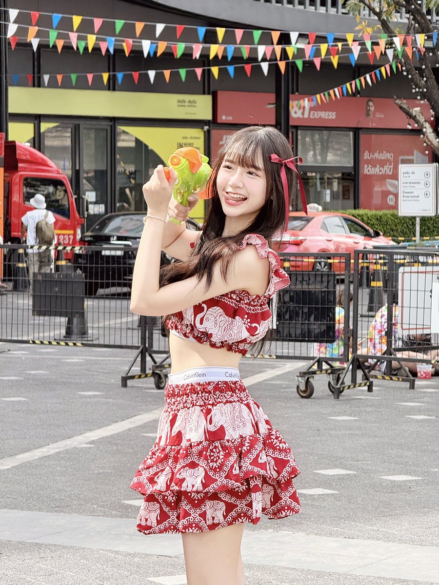 Best_SoraSora's tweet photo. สงกรานต์แล้ว สงน้ำหน้าไอพวกคนโสดครับ🙂‍↔️💛

#bestsorasora #ベストソラソラ #สงกรานต์2568 
#sorasora #Idol #ソラソラ #アイドル https://t.co/BKUCHBRQYD