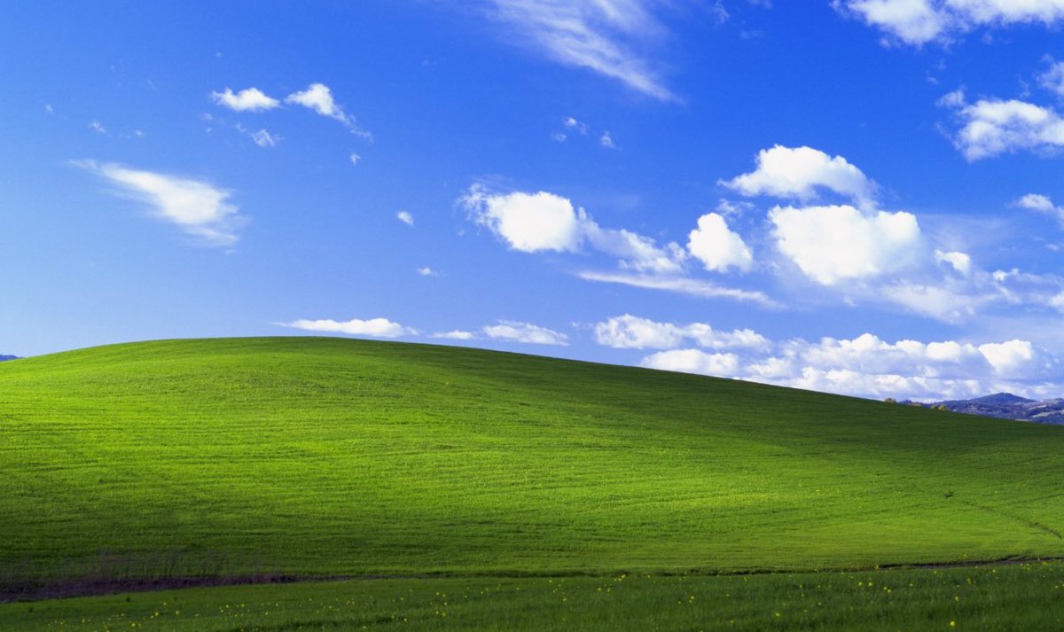NoContextHumans's tweet photo. Windows XP backgrounds (2001) https://t.co/lb9ZpZCFU1