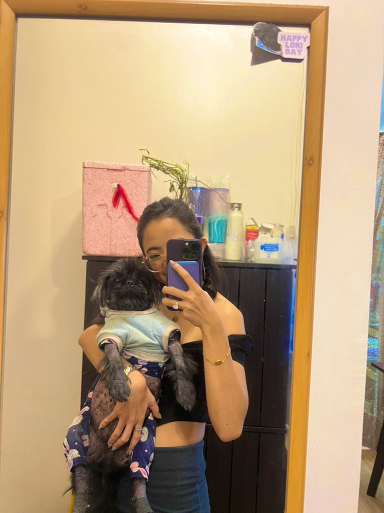 vhope_md's tweet photo. Outfit check with my child! Anak eto na, kitain ko na ang OG papa mo 😭🤗 https://t.co/OdLcFpepJI