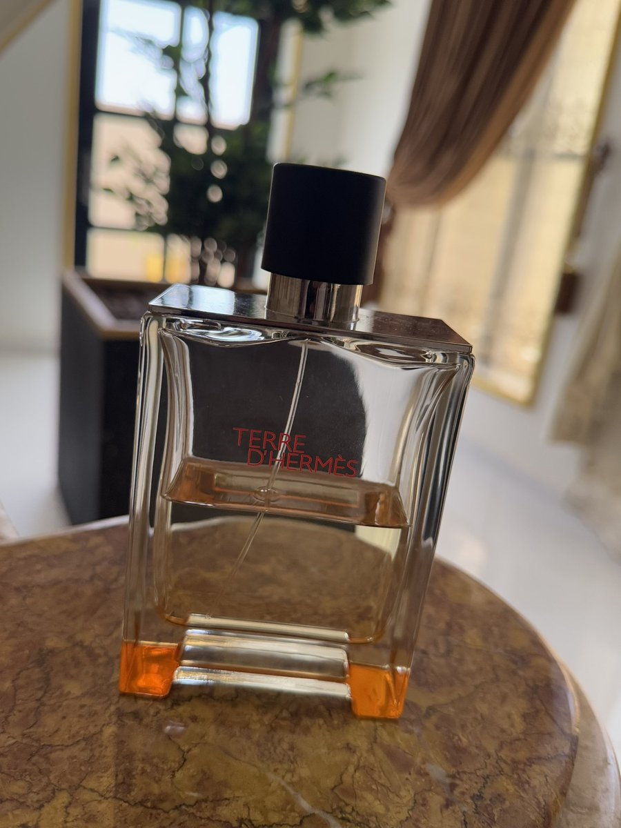 Mussab9188's tweet photo. نسخة ال ٢٠٠مل ، من اجمل العطور يالي تتفاعل مع الجو الحار ، جمييل 🧡 https://t.co/mhBhFOB3gT