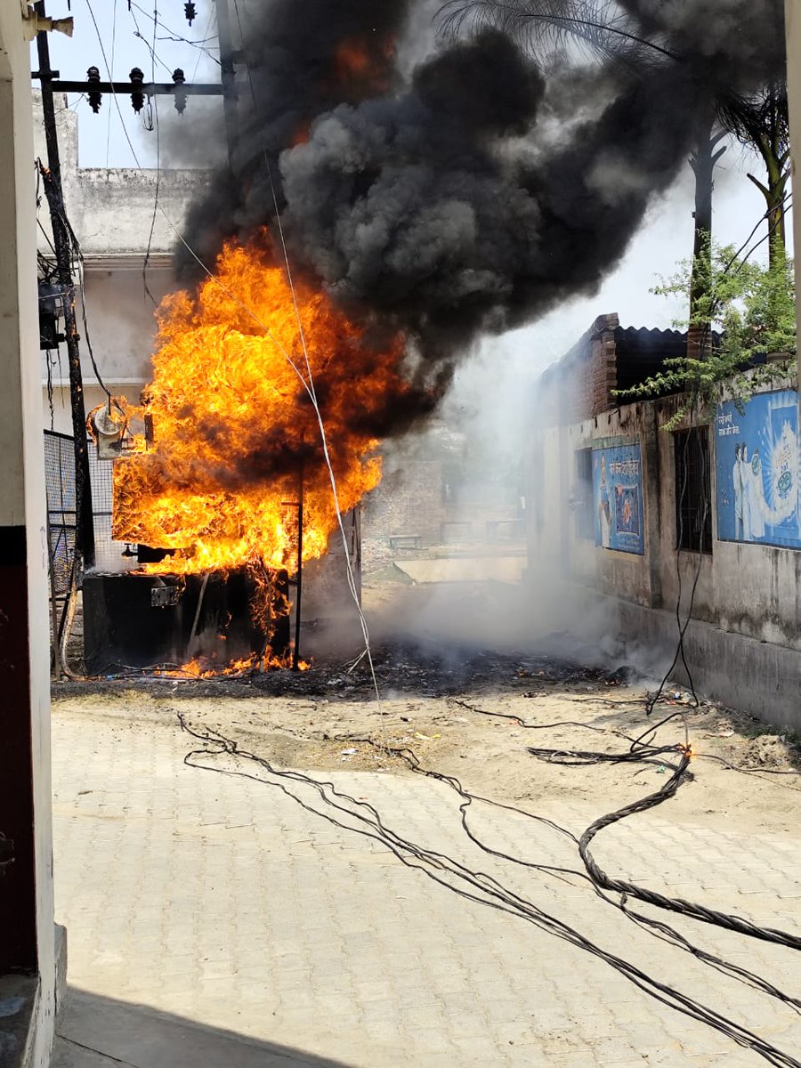 लखीमपुर खीरी: 250 केवी ट्रांसफार्मर में भीषण आग 

250 केवी ट्रांसफार्मर जला

मोहम्मदी डिवीजन के अमीर नगर की घटना