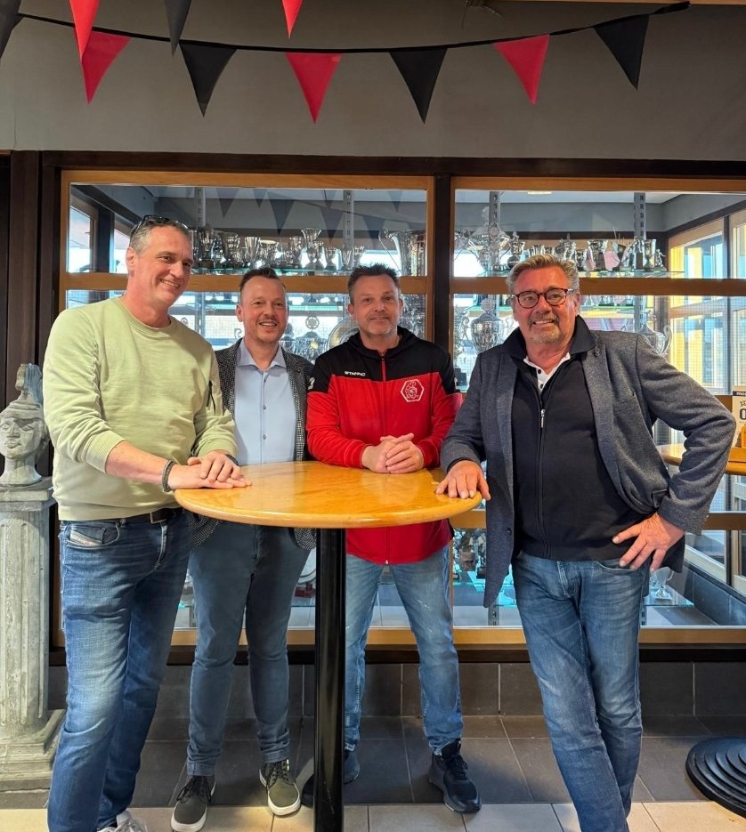 SanderLustgraaf's tweet photo. Sander van de Lustgraaf verlengt zijn overeenkomst als Hoofd Opleidingen (HO) Achilles 1894 met 3 jaren  #ontwikkeling 

https://t.co/mZvR1XWHtA https://t.co/kF3VZG8GM2