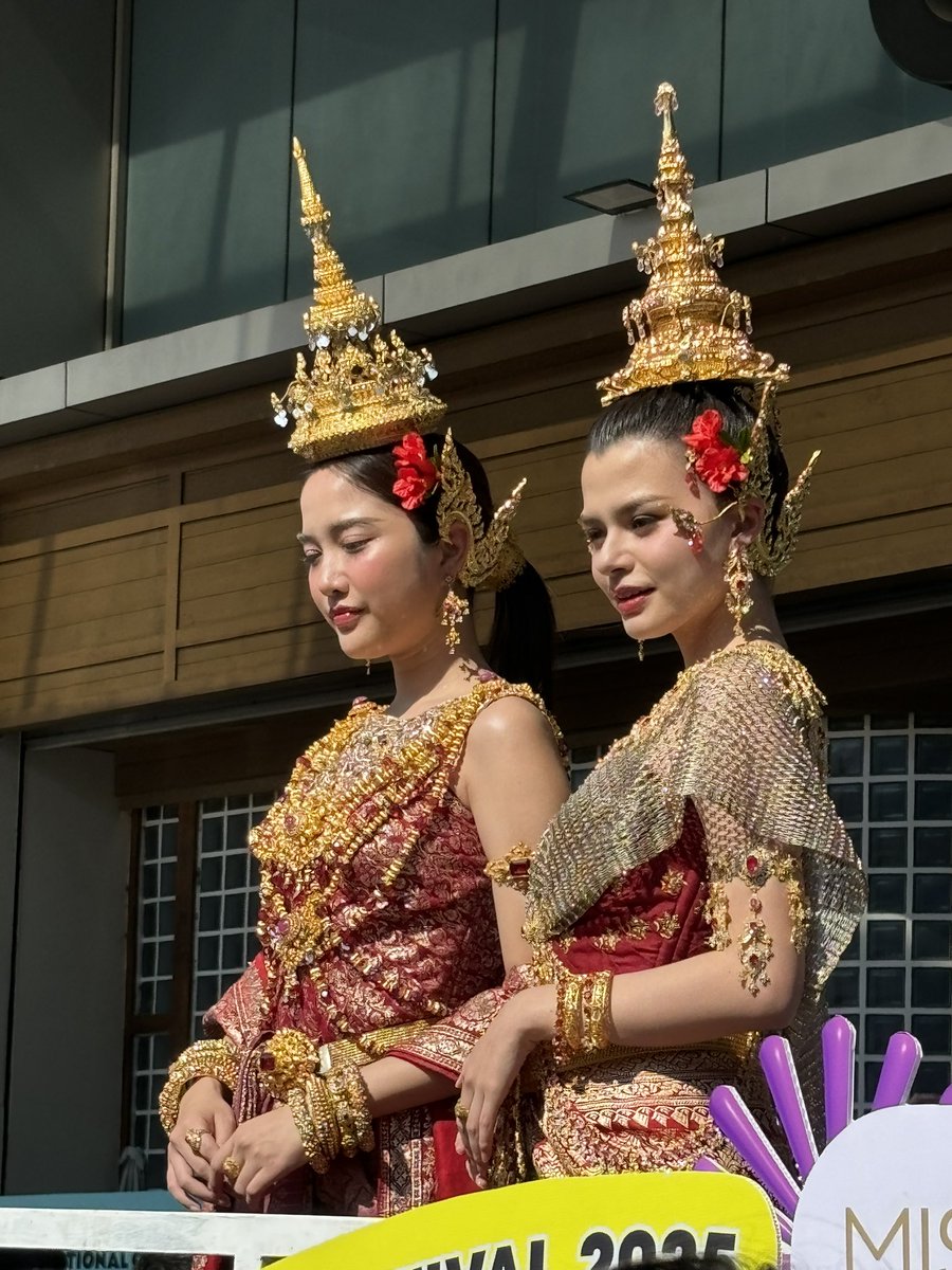 CpnLife's tweet photo. เสริฟความฮ็อต ❤️

FREENBECK SONGKRAN CTW
#SongkranCTWxFB
#CTWSongkranFest2025 #centralwOrld #สงกรานต์เซ็นทรัลเวิลด์ #สงกรานต์เซ็นทรัล #สงกรานต์มหาบันเทิง2025 #สงกรานต์2568 #SongKran2025  #CentralPattana 
#ThailandSongkranFestival2025
#srchafreen #beckysangels‌ #FreenBecky https://t.co/ppE6q3Xtuw