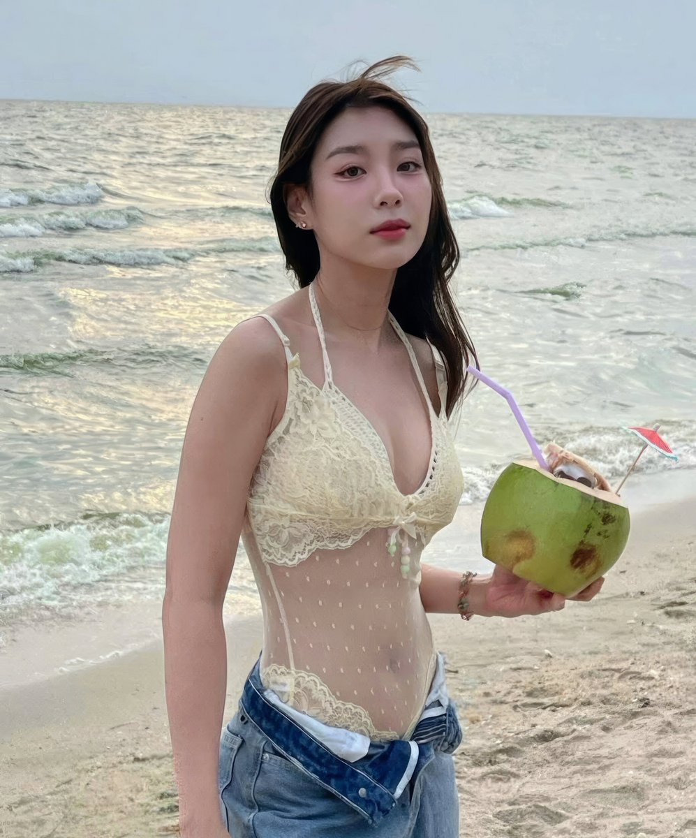 OJBreakingNews's tweet photo. Kaew.[4K resolution] https://t.co/aNiP4PHBE4