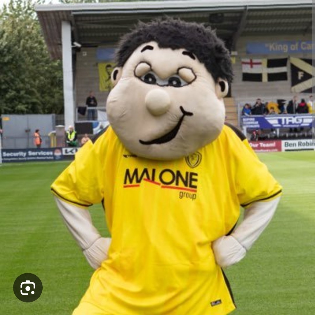 #htafc only highlight from yesterday was the chant of 'are you Cartwright in disguise' to the Burton mascot 😂