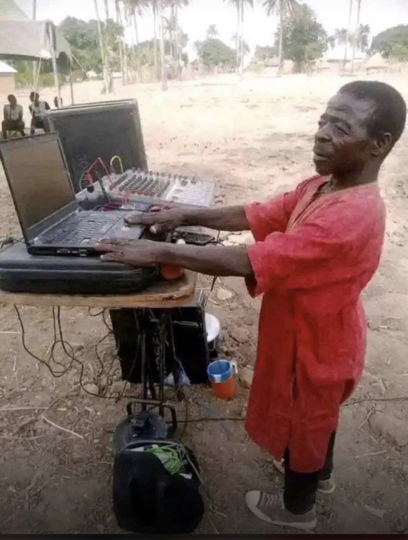 NASS_FUOYE's tweet photo. @Iyanu78 Dj play me; Dem go too chop am.😂✨ https://t.co/YoAQQEVngS