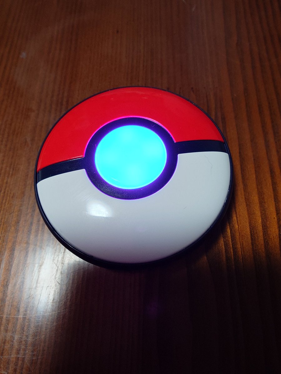 プラプラぶっ壊れ
1番下の息子 PC分解とかジャンク品とか大好物
壊れちゃった〜😭分解してもいいよ…
壊れたし😭ってあげたら
生き返って戻ってきた🙌🏻
しかもブルブルうるさい機能まで無くなってて静かで素晴らしくなって帰ってきた笑
なんかラッキー🤣
#ポケモンgo好きな人と繋がりたい 
 #プラプラ