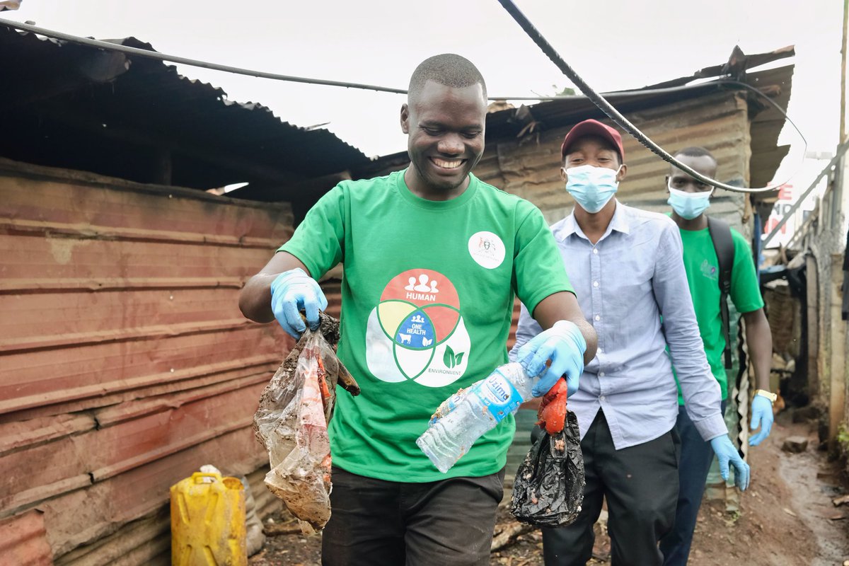 #Day 2 of the #Youth-led AMR/WASH Campaign in Kamwokya featured a community dialogue on AMR, WASH sensitization, IPC demonstrations, &amp; a cleanup exercise at Kira Road Police Station Barracks. AMR Champions were joined by local residents in taking action for healthier communities