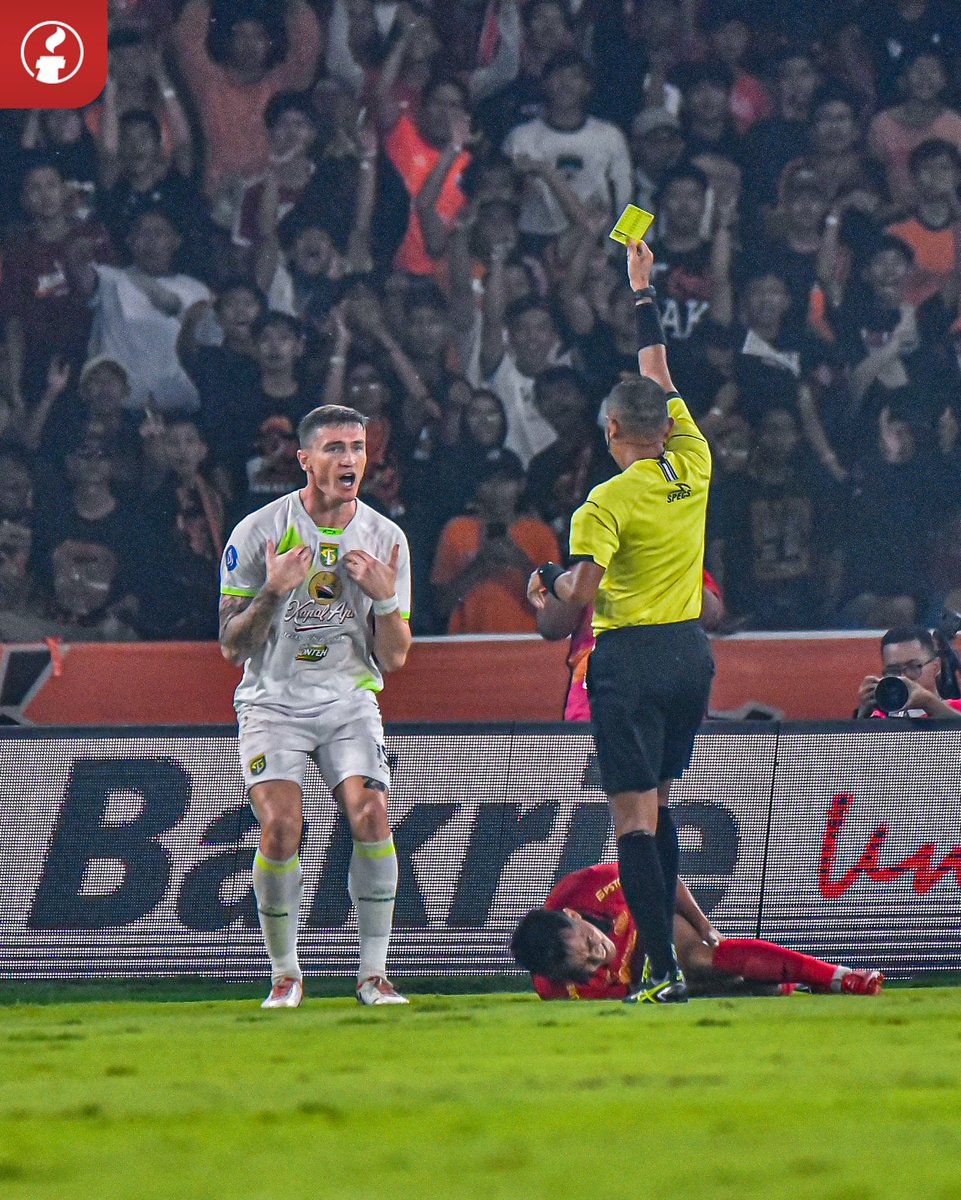 Tekel keras Slavko Damjanovic terhadap Witan Sulaeman hanya diganjar kartu kuning oleh wasit Asep Yandis. Komite Disiplin PSSI harus memberikan atensi lebih terhadap pelanggaran keras ini.

#Persija #Jacatra #Persebaya