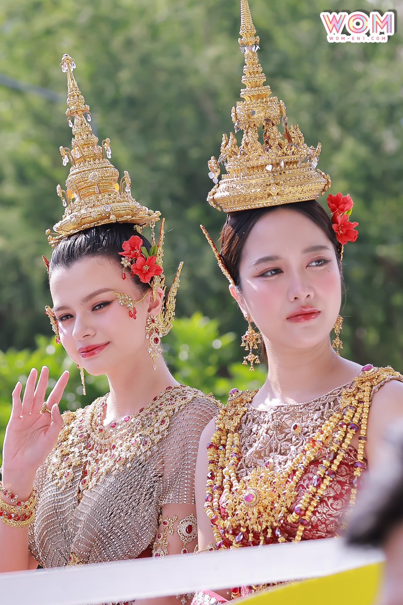WOMENTERTAIN's tweet photo. นางสงกรานต์คู่สุดฮอต " ฟรีน - เบ็คกี้ " ฉลองสงกรานต์สุดชุ่มฉ่ำ ในงาน " centralwOrld Songkran Fest 2025 "

FREENBECK SONGKRAN CTW

#SongkranCTWxFB
#CTWSongkranFest2025 
#srchafreen #beckysangels‌ #FreenBecky https://t.co/3s64hBFqGO