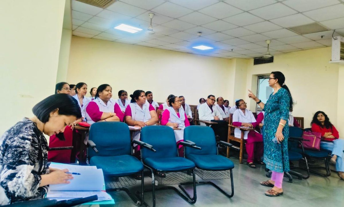 SJHDELHI's tweet photo. #SwachhtaPakhwada@SJH Training for Senior Nsg Officers conducted by HIC Team on IPC practices, MDV policy, aseptic techniques, spill mgmt., NSI, hand hygiene, PPE, Env.  cleaning, disinfection &amp; sterilisation- strengthening patient safety and infection prevention. https://t.co/Y9PWKkiUw9