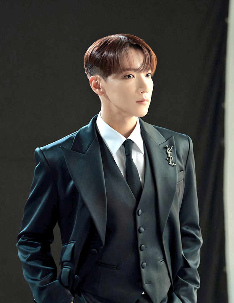 2BBOHYEON's tweet photo. 오늘도 갤러리 보며 쉬다가. . . 
그냥 또 예뻐서
Command C +You  

#JUN_K #MINJUN_K #JUN_K_ON #COMMANDC_YOU #준케이 #민준케이 #준케이사랑해 #준케이고마워 #함께할께 https://t.co/l5Lm6DCEuT