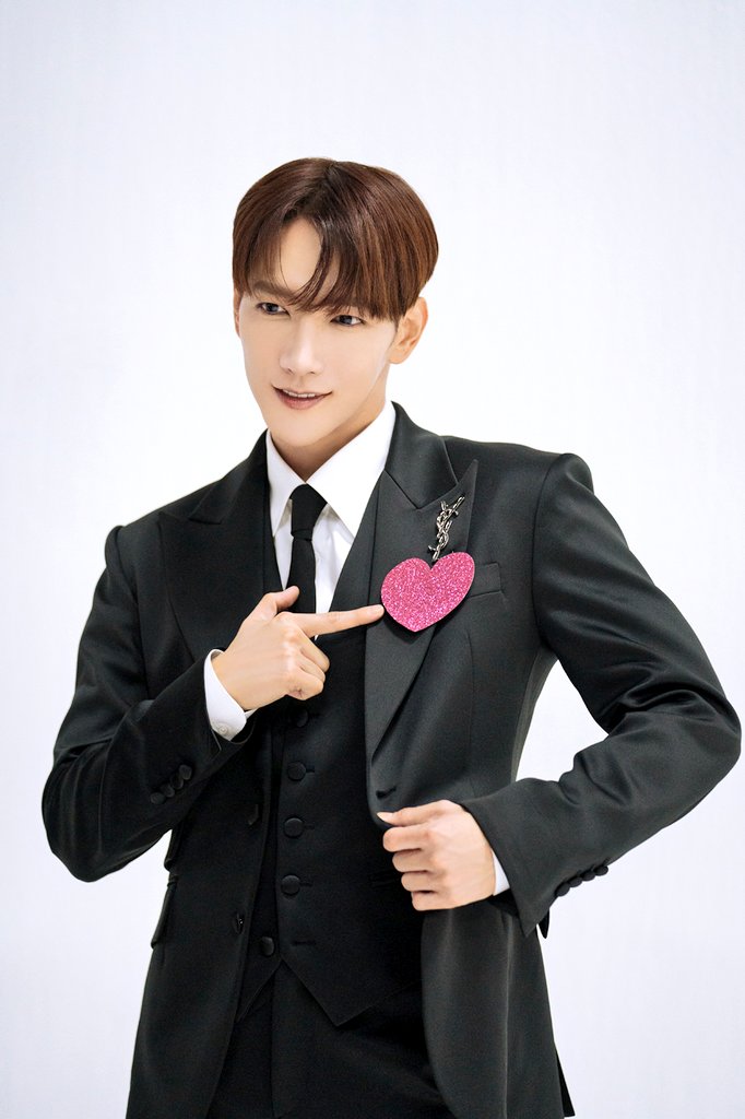 2BBOHYEON's tweet photo. 오늘도 갤러리 보며 쉬다가. . . 
그냥 또 예뻐서
Command C +You  

#JUN_K #MINJUN_K #JUN_K_ON #COMMANDC_YOU #준케이 #민준케이 #준케이사랑해 #준케이고마워 #함께할께 https://t.co/l5Lm6DCEuT