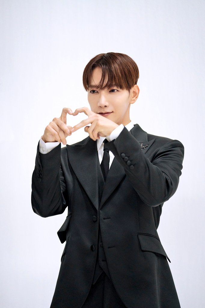 2BBOHYEON's tweet photo. 오늘도 갤러리 보며 쉬다가. . . 
그냥 또 예뻐서
Command C +You  

#JUN_K #MINJUN_K #JUN_K_ON #COMMANDC_YOU #준케이 #민준케이 #준케이사랑해 #준케이고마워 #함께할께 https://t.co/l5Lm6DCEuT