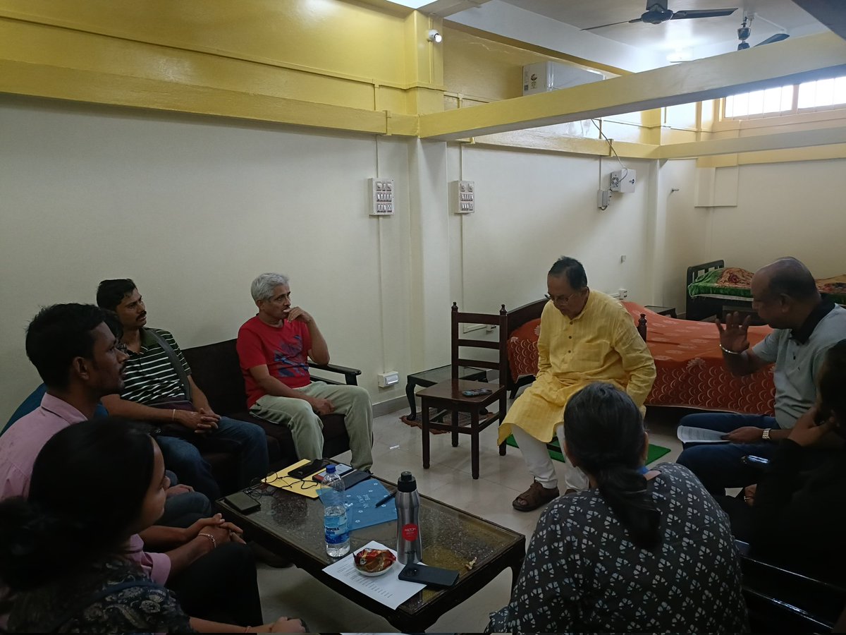biswabandhusen's tweet photo. ধর্মনগরে ক্যান্সার হাসপাতাল তৈরি হচ্ছে। সেই সুবাদে আজ ক্যান্সার স্পেশালিস্ট ডঃ রবি কান্ননজী, ক��ছার ক্যান্সার হাসপাতালের অন্যান্য ডাক্তার ও কর্মকর্তাগন আসেন। বুংনাং হাসপাতালের একটি ঘরে খুব শীঘ্রই চালু হচ্ছে ক্যান্সার ডিটেক্টেড সিস্টেম��� ইত্যাদি বিভিন্ন বিষয় বিস্তারিত আলোচনা করি। https://t.co/9wXWG10E6P