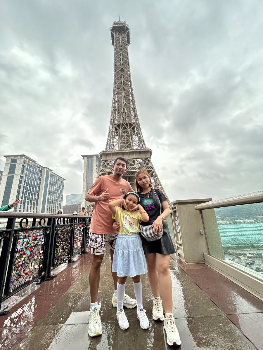 larajoe's tweet photo. It’s truly a magical place ✨ https://t.co/6h7pIH8Kf6