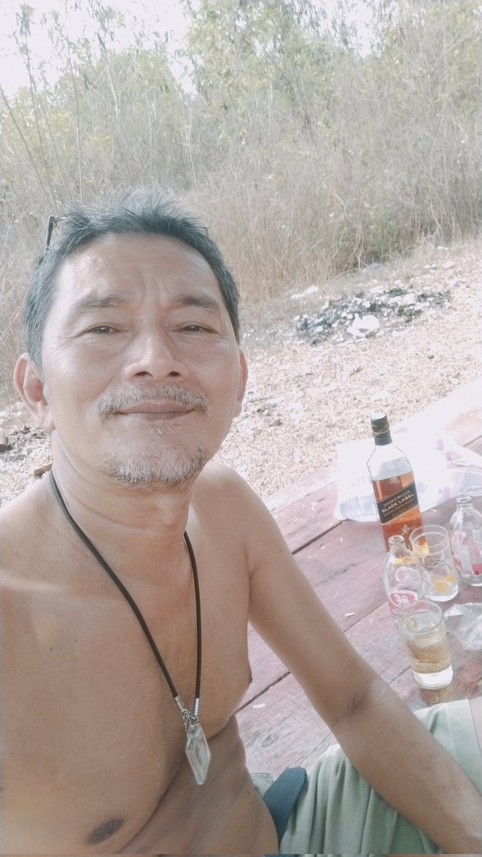 ลุงกบ​ tweet media