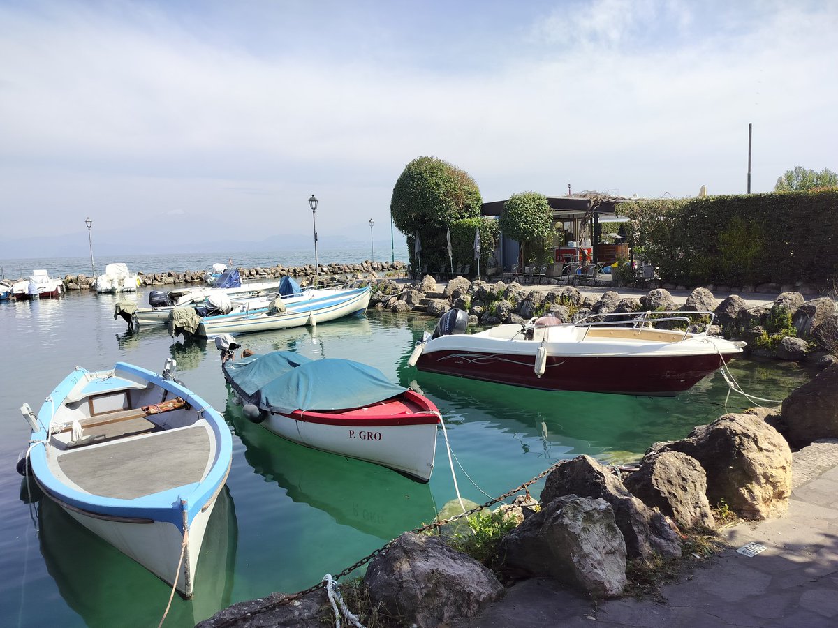 jakerpage's tweet photo. Lake Garda 🇮🇹 https://t.co/vpQK689fX4