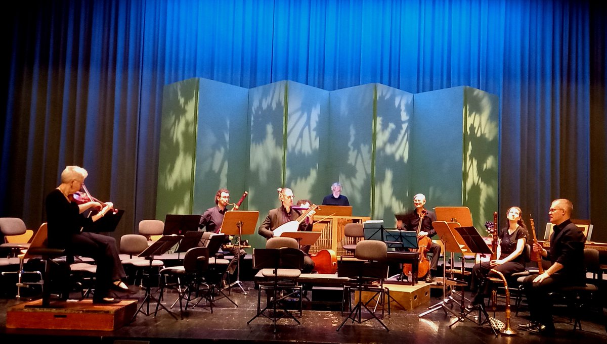 Juan José González (@juanjo1811) on Twitter photo Buenos días nos dé Bach.
Gran día para los aficionados a la música antigua en Sevilla.
Gracias al <a href="/FemasSevilla/">Festival de Música Antigua de Sevilla</a> podemos disfrutar de algunas de las más grandes agrupaciones internacionales, como la Freiburger Barockorchester o Vox Luminis.
youtu.be/uw2dlZ8V4-0?si…
#DomingodeRamos Buenos días nos dé Bach.
Gran día para los aficionados a la música antigua en Sevilla.
Gracias al <a href="/FemasSevilla/">Festival de Música Antigua de Sevilla</a> podemos disfrutar de algunas de las más grandes agrupaciones internacionales, como la Freiburger Barockorchester o Vox Luminis.
youtu.be/uw2dlZ8V4-0?si…
#DomingodeRamos