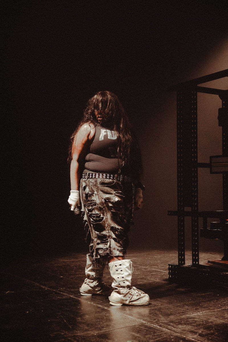 yseultofficiel's tweet photo. #MENTALTOUR 🖤🩹 https://t.co/TIduYBdJBr