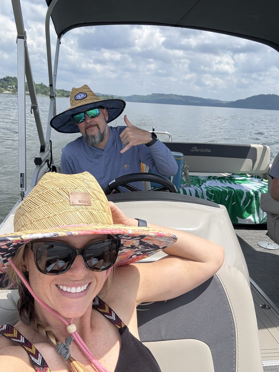 Happy Easter 🐰🐣 ✝️

Beautiful day in AL ♥️