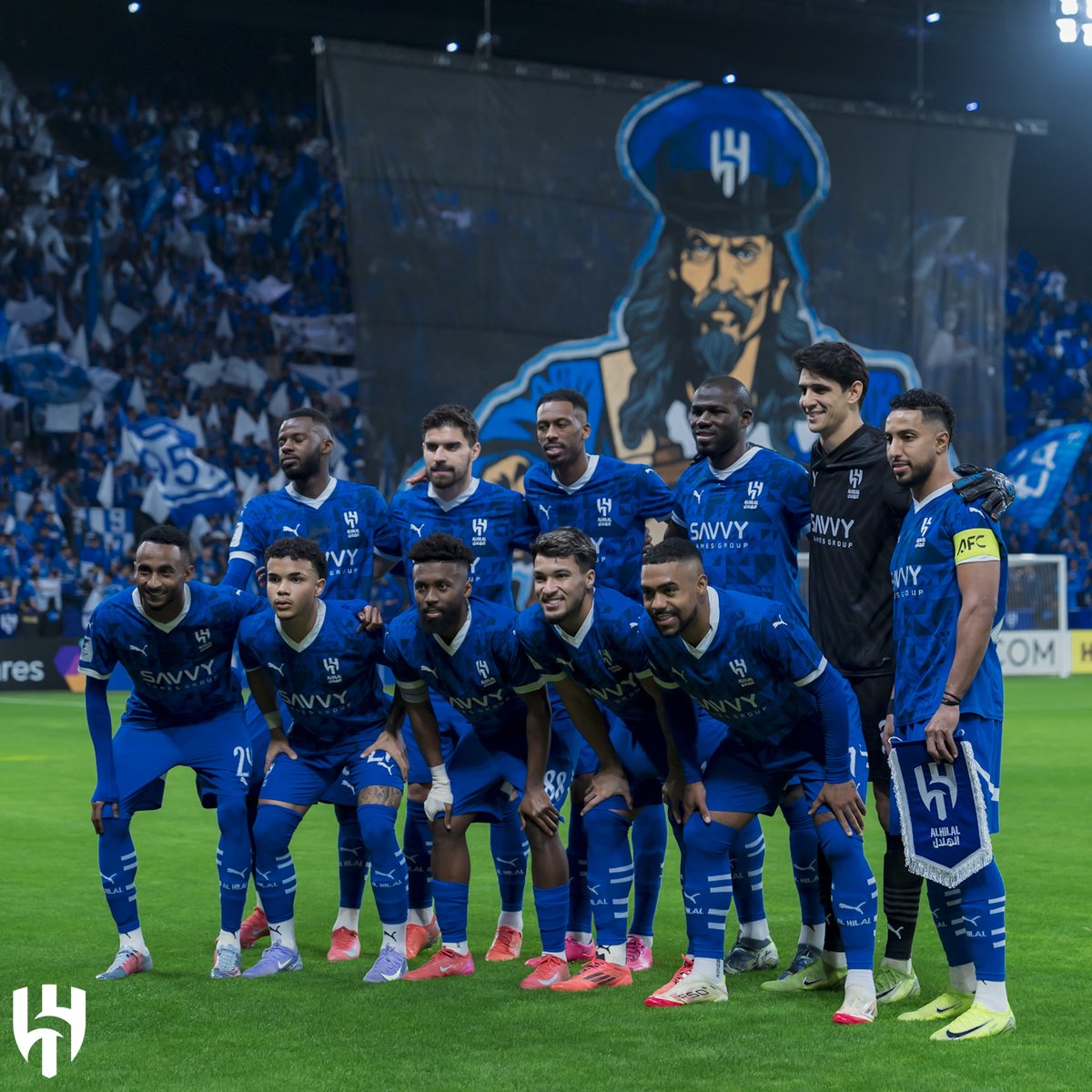 🔹 لاعبو الفريق الأول يقدّمون 1000 تذكرة لجماهير #الهلال أمام "الشباب" 💙