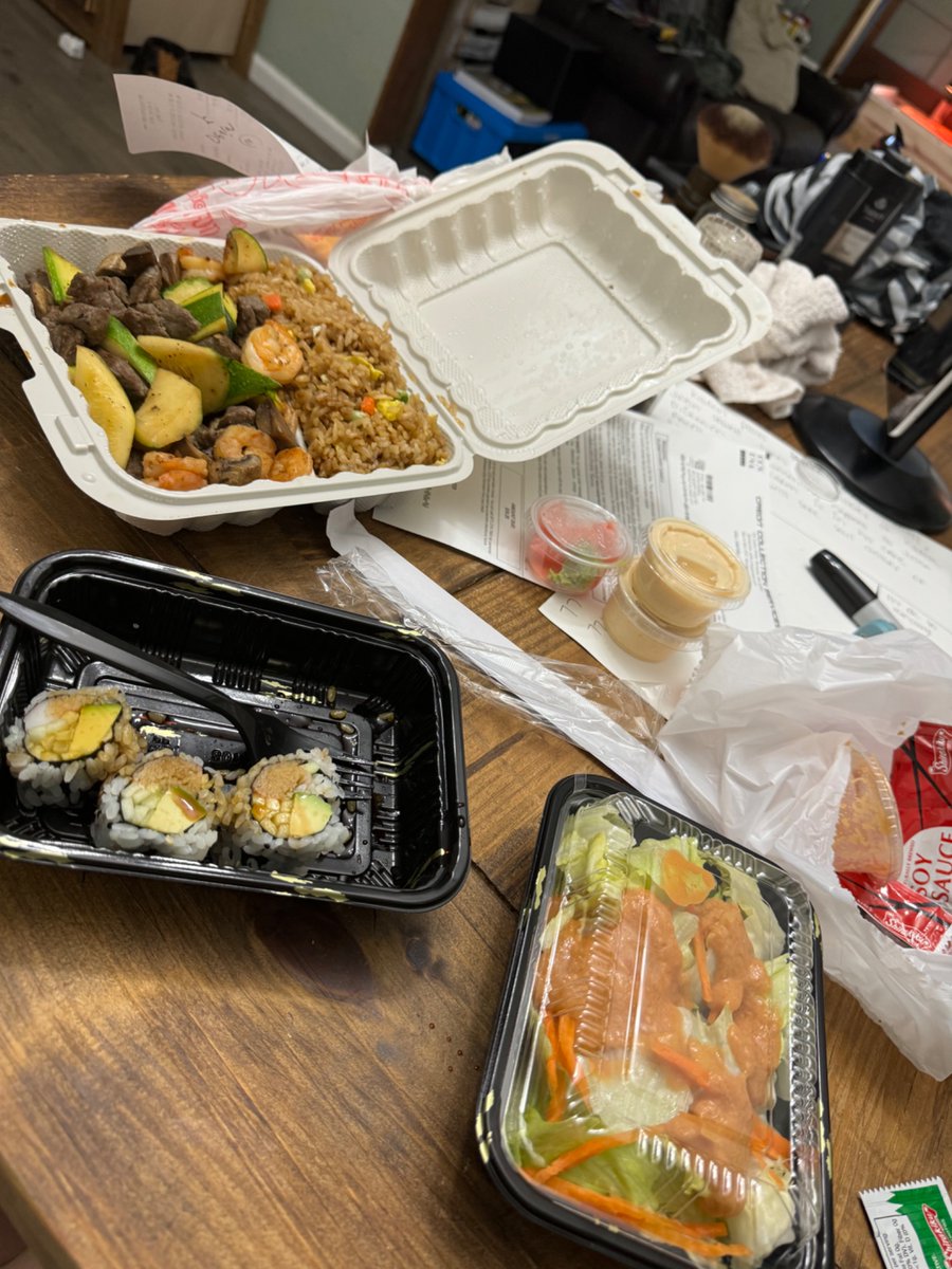 nedakiee's tweet photo. Got some good eating! @deflatedeliver https://t.co/9sekuooTm7