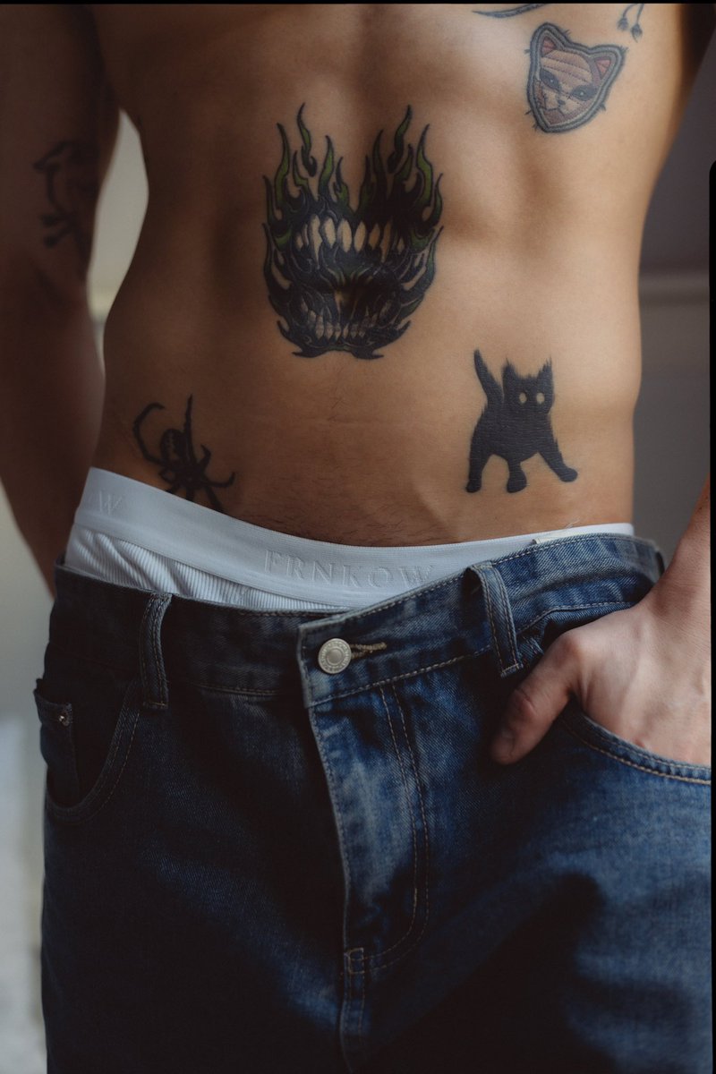 frnkow's tweet photo. #FRNKOW BRIEFS 
A modern take on a classic silhouette. Made with German craftsmanship and long-lasting comfort in mind.

@vladvedmich shot by @imagiharium 

#FRNKOWESSENTIALS #whiteythighties
#meninbriefs https://t.co/avrIgFIrdK